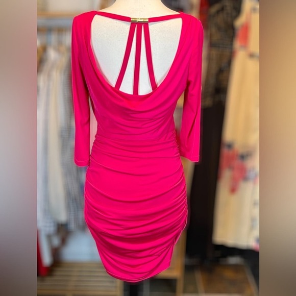 GUESS ~ Magenta Pink Bodycon Dress w/ Ruching and Amazing Back Detail ~ Size 6 - Picture 8 of 14